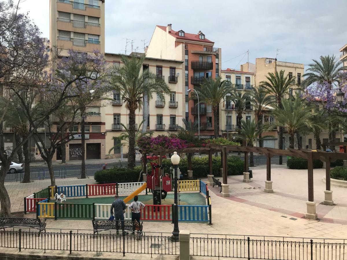 La Casa De Los Espejos Аликанте Екстериор снимка
